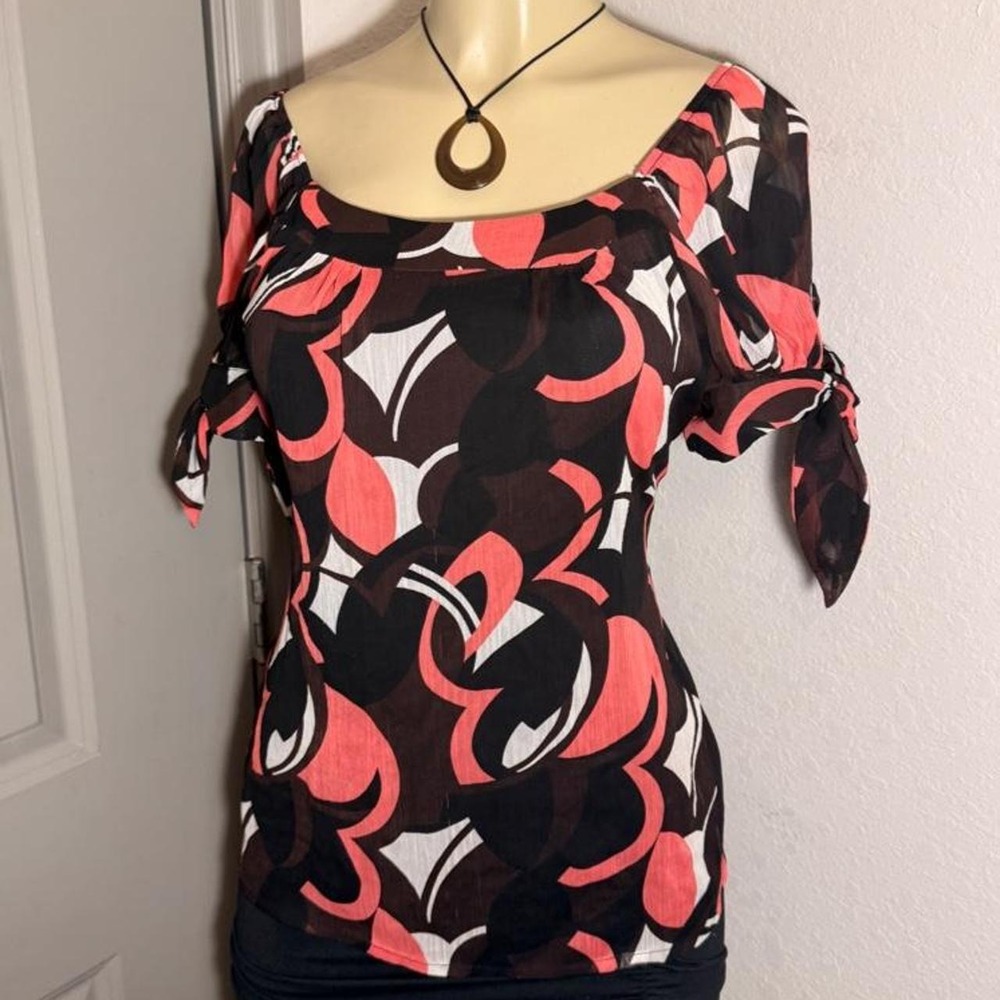 Y2K ninety pink/black graphic print on or off the shoulder top